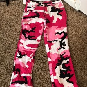 zumiez pink camo pants